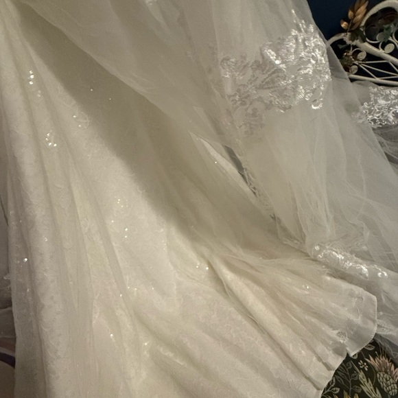 Oleg Cassini Plus size ivory Wedding Dress - only tried on once. Style 8CWG954 - Picture 14 of 16